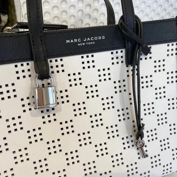 Marc Jacobs★H007L01SP22★Perforated Grind Tote Bag
